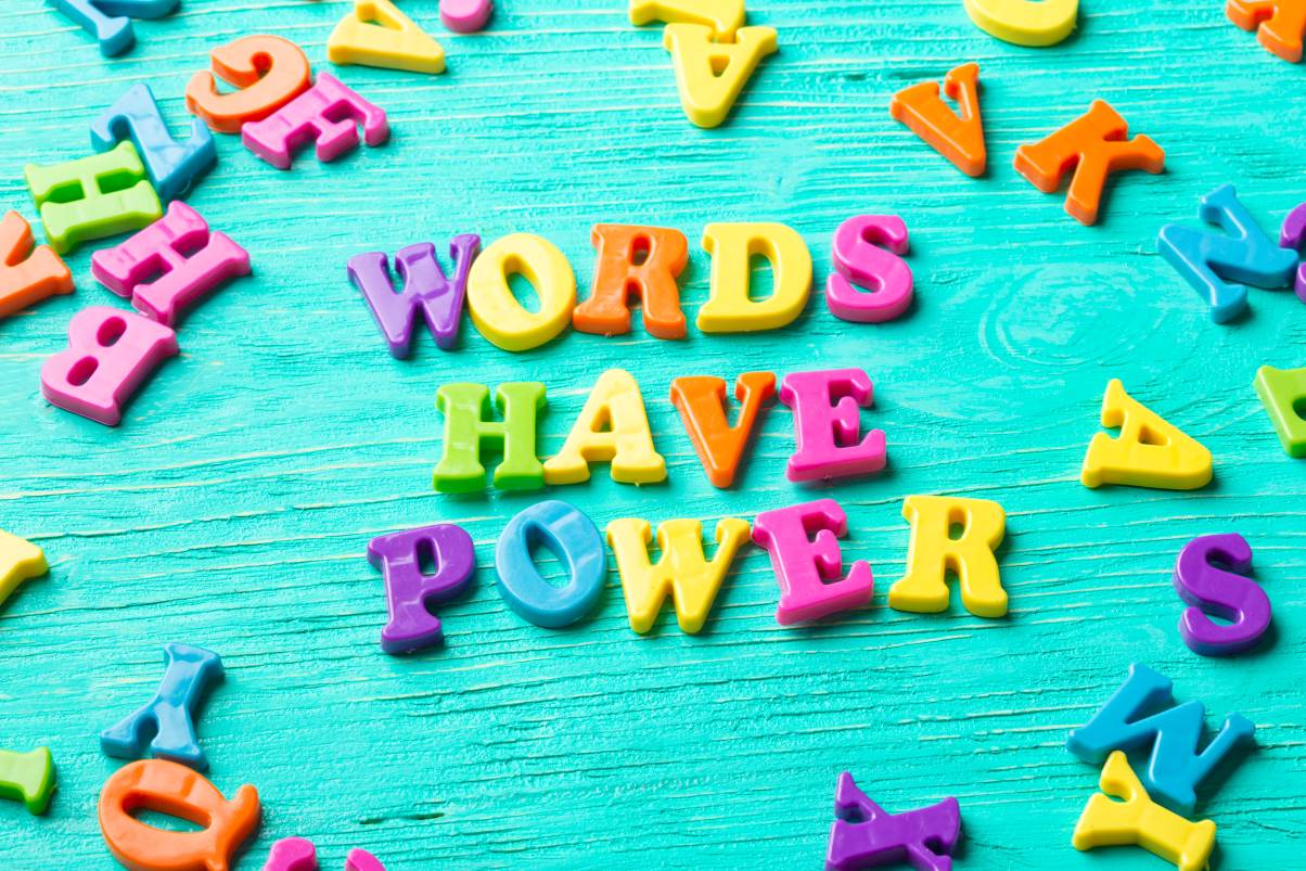 peças de letras formando o texto "word have powers" para representar o post sobre modal verbs